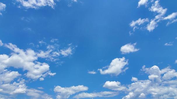 雲がある空 雲がある空の写真