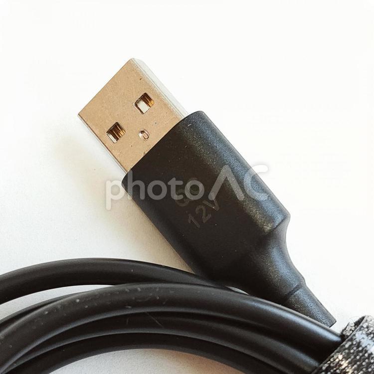 QC 12V USB ケーブル usbーa,充電ケーブル,電源ケーブルの写真素材