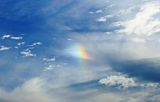 青空の彩雲 彩雲,虹,雲の写真素材