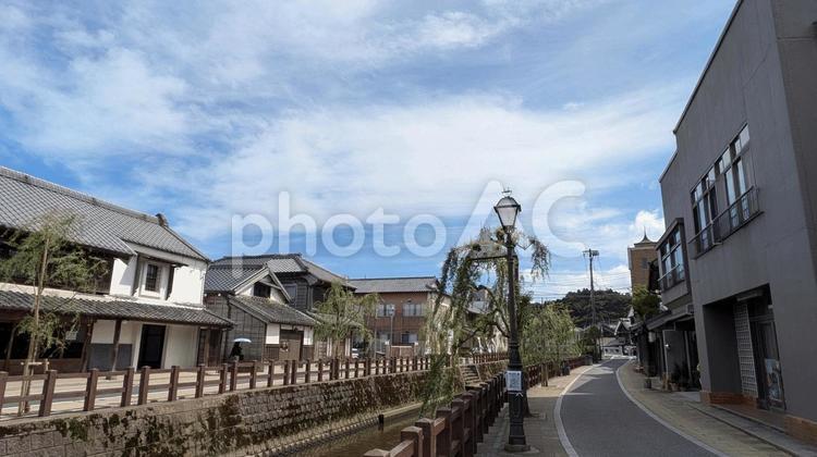 千葉県香取市・佐原の町並みと小野川 佐原の町並み,小野川,ヤナギの写真素材