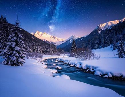 星空と雪景色の写真の写真