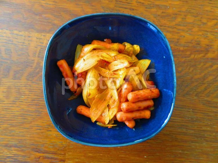 ウインナーと玉ねぎのいためもの sausage,ソーセージ,いためものの写真素材