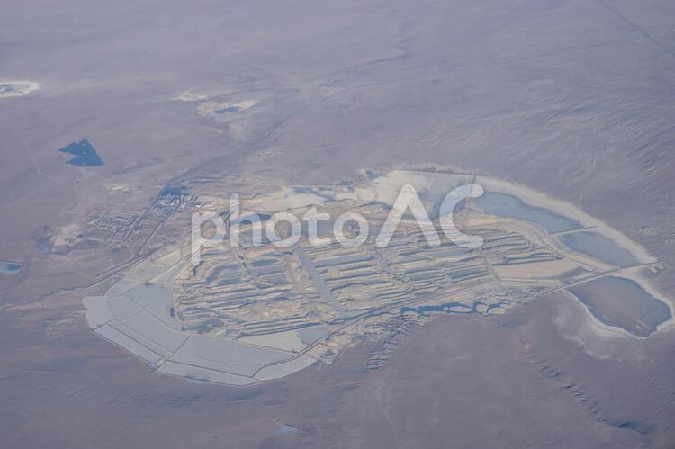 飛行機から見える中国の山岳地帯 山岳地帯,中国,北京の写真素材