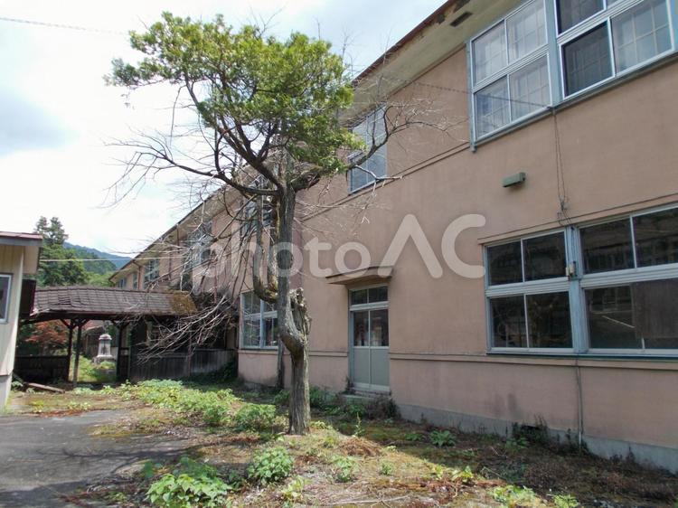 レトロな廃校・木造校舎「杲小学校」群馬 杲小学校,木造校舎,廃校の写真素材