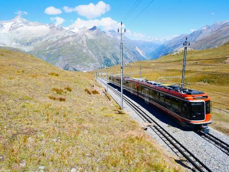 マッターホルンに至る登山鉄道 スイス,ツェルマット,マッターホルンの写真素材