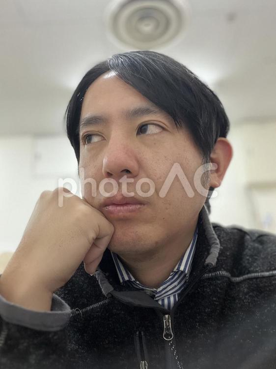考える男性　25328 男性,考える,想うの写真素材