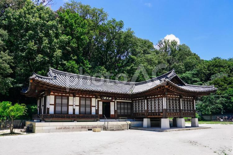 神奈川県立三ツ池公園のコリア庭園、別堂「通友齋」（ヤンパンの邸宅） 三ッ池公園,神奈川県立三ツ池公園,公園の写真素材