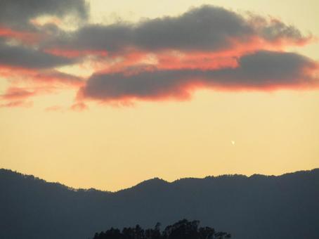 秋の夕日の写真