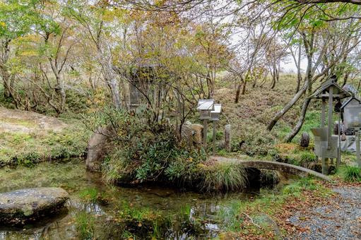 三重　御在所岳　八大龍王　本殿と長者池 御在所岳,山,御在所山の写真素材
