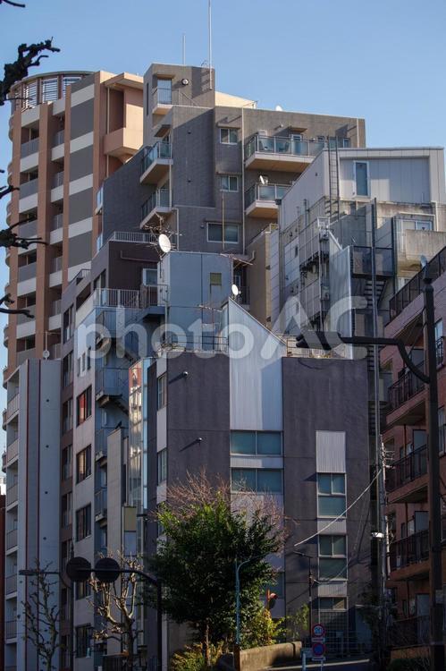 東京の赤坂6丁目の折り重なる建物たち 住宅街,日本,東京の写真素材