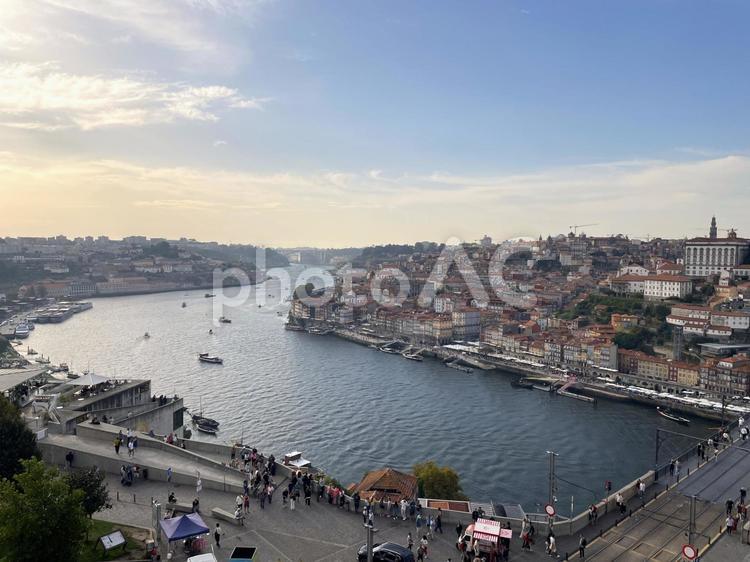 修道院から見たドウロ川（ポルト） ポルト,ポルトガル,世界遺産の写真素材
