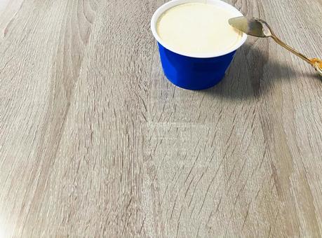 カップ入りバニラアイスクリーム カップ入りバニラアイスクリーム バニラ,アイスクリーム,バニラアイスの写真素材