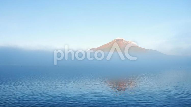 山中湖と富士山と逆さ富士 富士山,湖,山中湖の写真素材