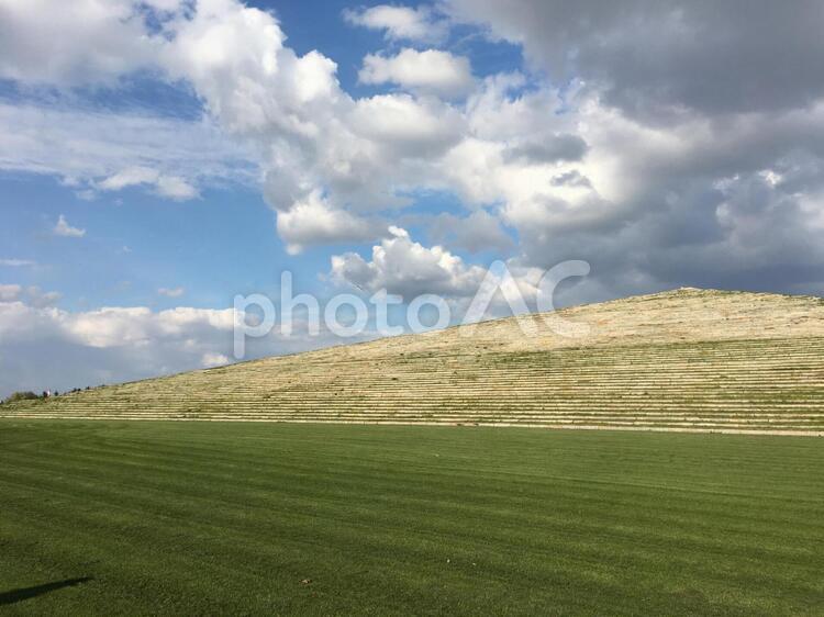 晴れの日の丘 風景,何人もありません,空の写真素材