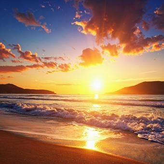 輝く夕日と海の風景 輝く夕日と海の風景の写真