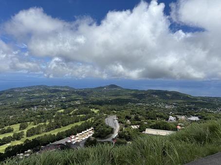 大室山、山頂。 大室山、山頂。の写真