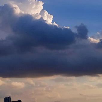 自分で撮影した雲と空の写真
