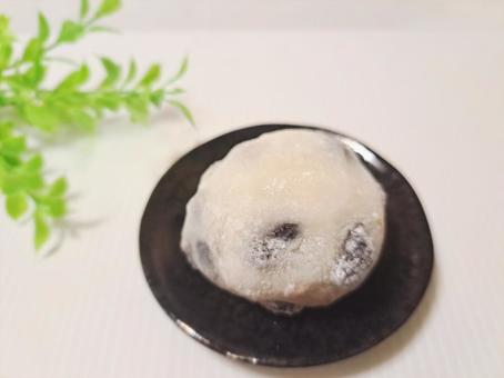 Tanba black beans Bean Daifuku 04, JPG
