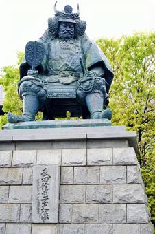 歴史を感じる武将の銅像 歴史を感じる武将の銅像 武将,銅像,像の写真素材