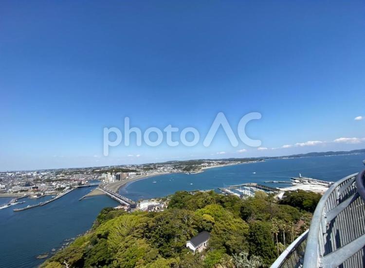サムエルコッキング苑から撮影した江ノ島２ 海,景色,空の写真素材