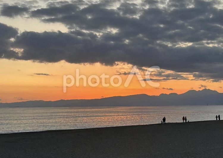 夕暮れ 夕日,海,夕暮れの写真素材