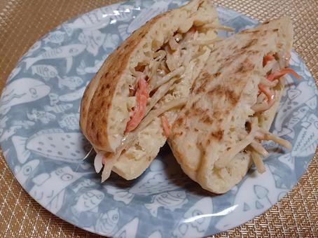 Burdock salad pita sandwich, JPG