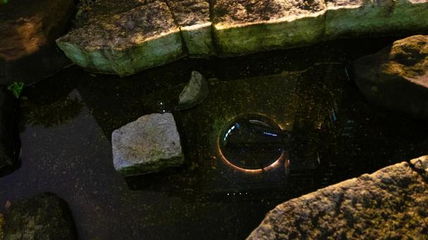 水面に映る都会の輝き 水面に映る都会の輝き 都会,水辺,夜景の写真素材