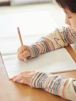 Elementary school students doing homework, home study, primary school students, children, JPG