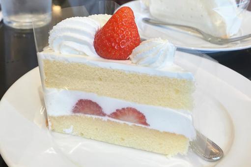 ショートケーキ ショートケーキ,苺,ケーキの写真素材