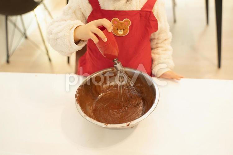 スイーツ作りをする子供 スイーツ,お菓子,手作りの写真素材