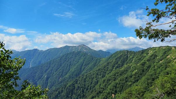 合戦尾根から見る大天井岳 合戦尾根から見る大天井岳 山,登山,燕岳の写真素材