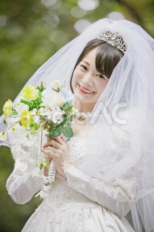 ウエディングドレスを着た女性　m097 20代,お姉さん,さわやかの写真素材