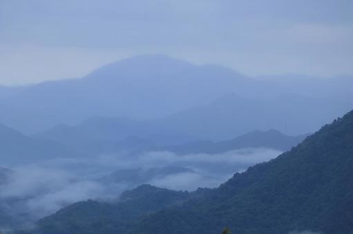 五老ヶ岳公園から見た京都府舞鶴湾の雲海 雲海,舞鶴湾,京都府の写真素材