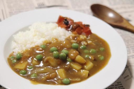 缶詰のグリーンピースたっぷりのカレー 缶詰のグリーンピースたっぷりのカレー グリーンピース,カレーライス,たっぷりの写真素材