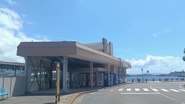 夏の若戸渡船のりば 空,晴天,晴れの写真素材