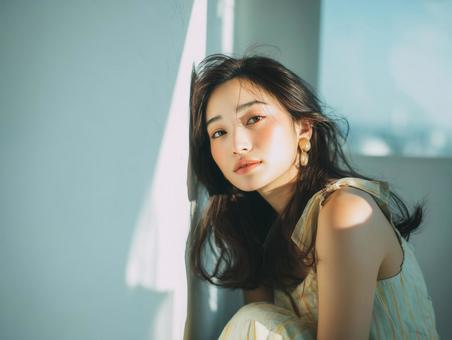ヘアサロンの女性モデル、モード撮影 ヘアサロンの女性モデル、モード撮影の写真