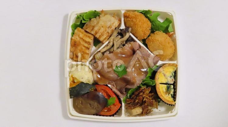 オードブル、盛り合わせ惣菜のテイクアウト オードブル,盛り合わせ,惣菜の写真素材