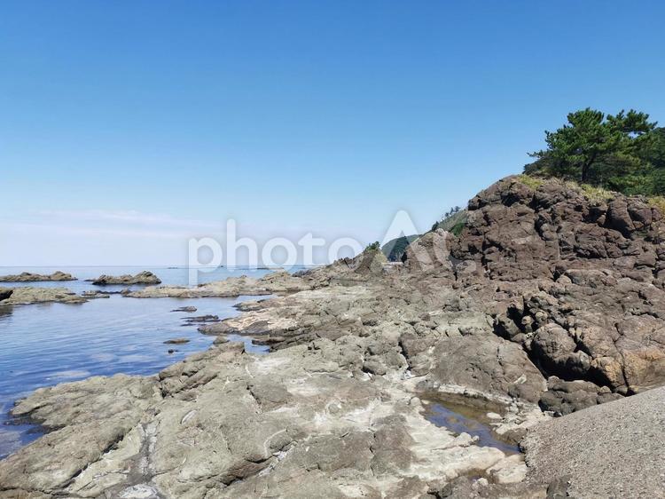 山形　日本海の海岸　 日本海,海岸,岩場の写真素材