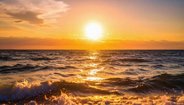 海と夕日 海と夕日の写真