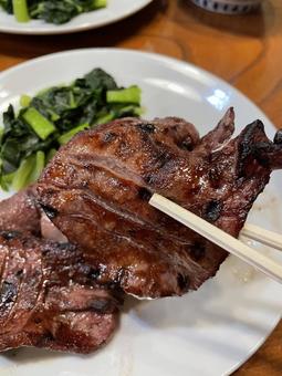 牛タン 牛タン 牛タン,牛肉,炭火焼きの写真素材