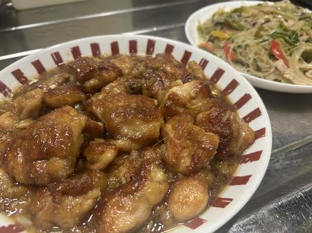 鳥の甘酢餡 鳥の甘酢餡 とり肉,鶏もも肉,もも肉の写真素材