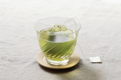 緑茶のティーバッグ_横から 緑茶のティーバッグ_横からの写真