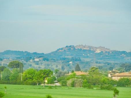 イタリアの山々の車窓 イタリアの山々の車窓の写真