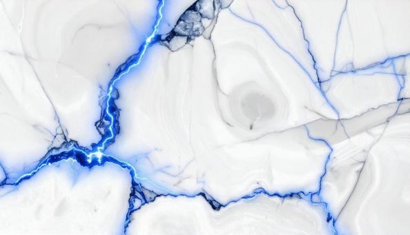 大理石を走る鮮やかな稲妻の写真