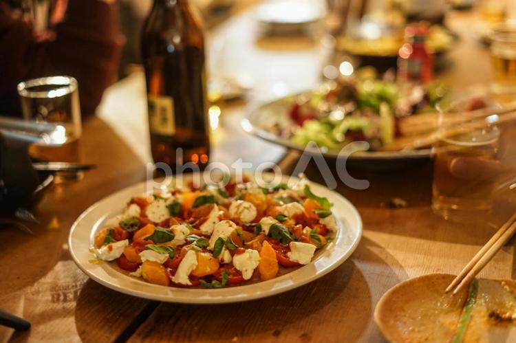 レストランでのディナーのイメージ レストラン,夕飯,酒の写真素材