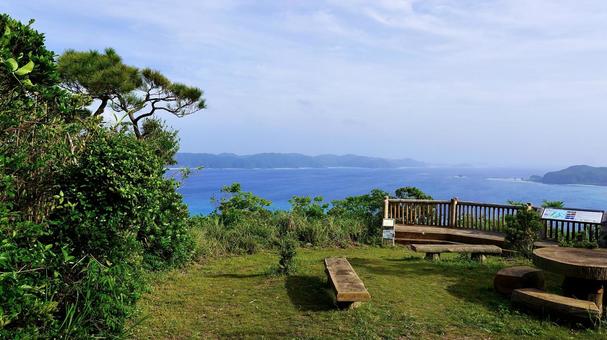 沖縄県座間味村高月山展望台から見える風景 沖縄県座間味村高月山展望台から見える風景 高月山展望台,海,島の写真素材
