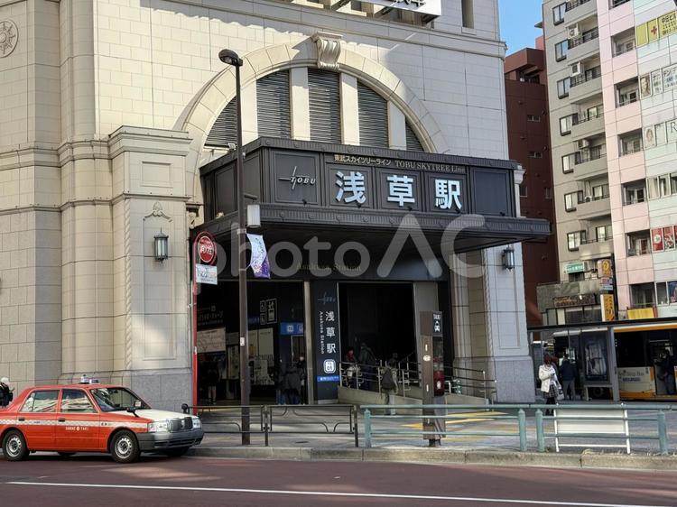 浅草駅 景色,観光地,浅草駅の写真素材