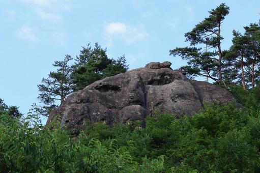 鬼面石(山形県南陽市) 鬼面石(山形県南陽市) 鬼面石,鬼面岩,石の写真素材