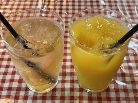 ソフトドリンク ジュース,オレンジジュース,ソフトドリンクの写真素材