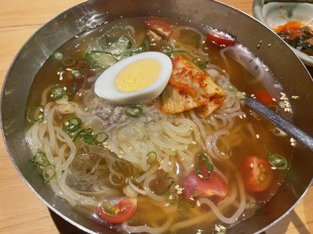 冷麺 冷麺 冷麺,夏,冷たいの写真素材